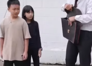 D1102029 เด nปลoมต วเป นผ หญ งต วส งและขโมยเอกสารเธอเพราะอ part2